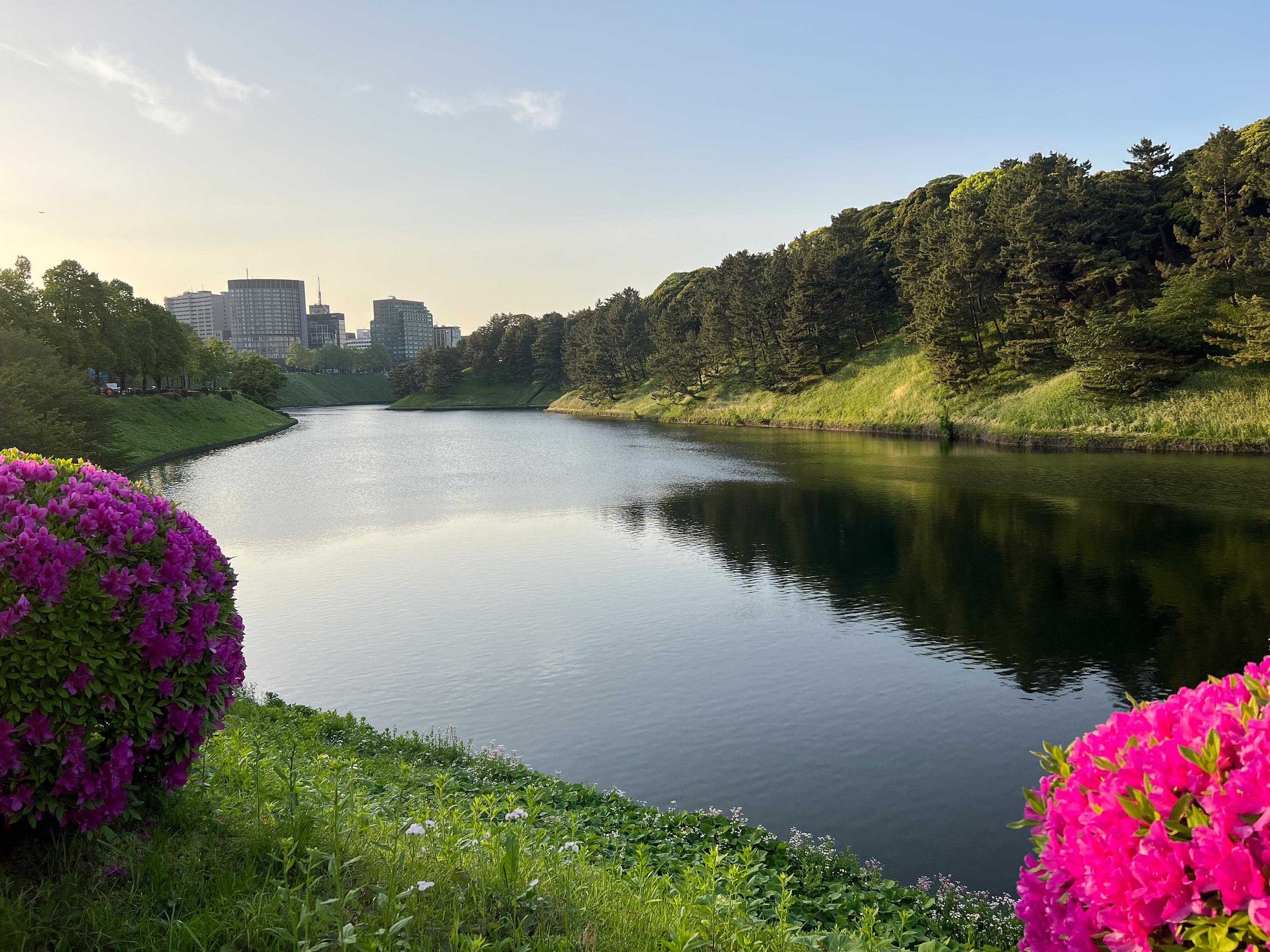 000070-tokyo-imperial-palace-moat